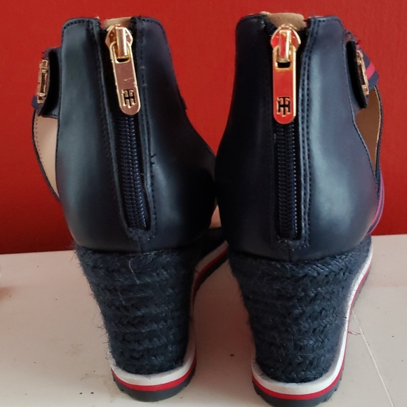 Shoes - Picture 4 of 4